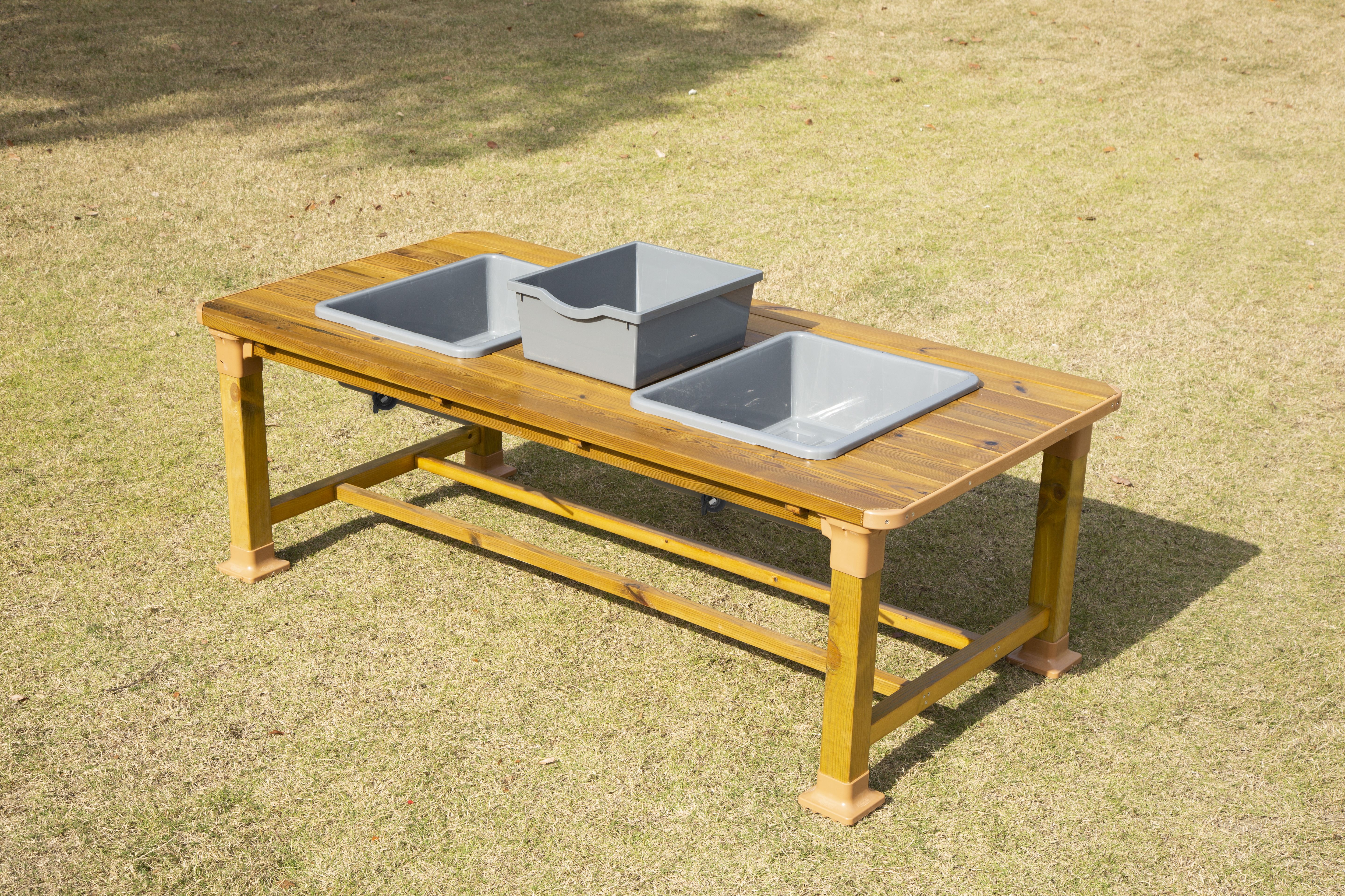 Outdoor Sand- & Wassertisch