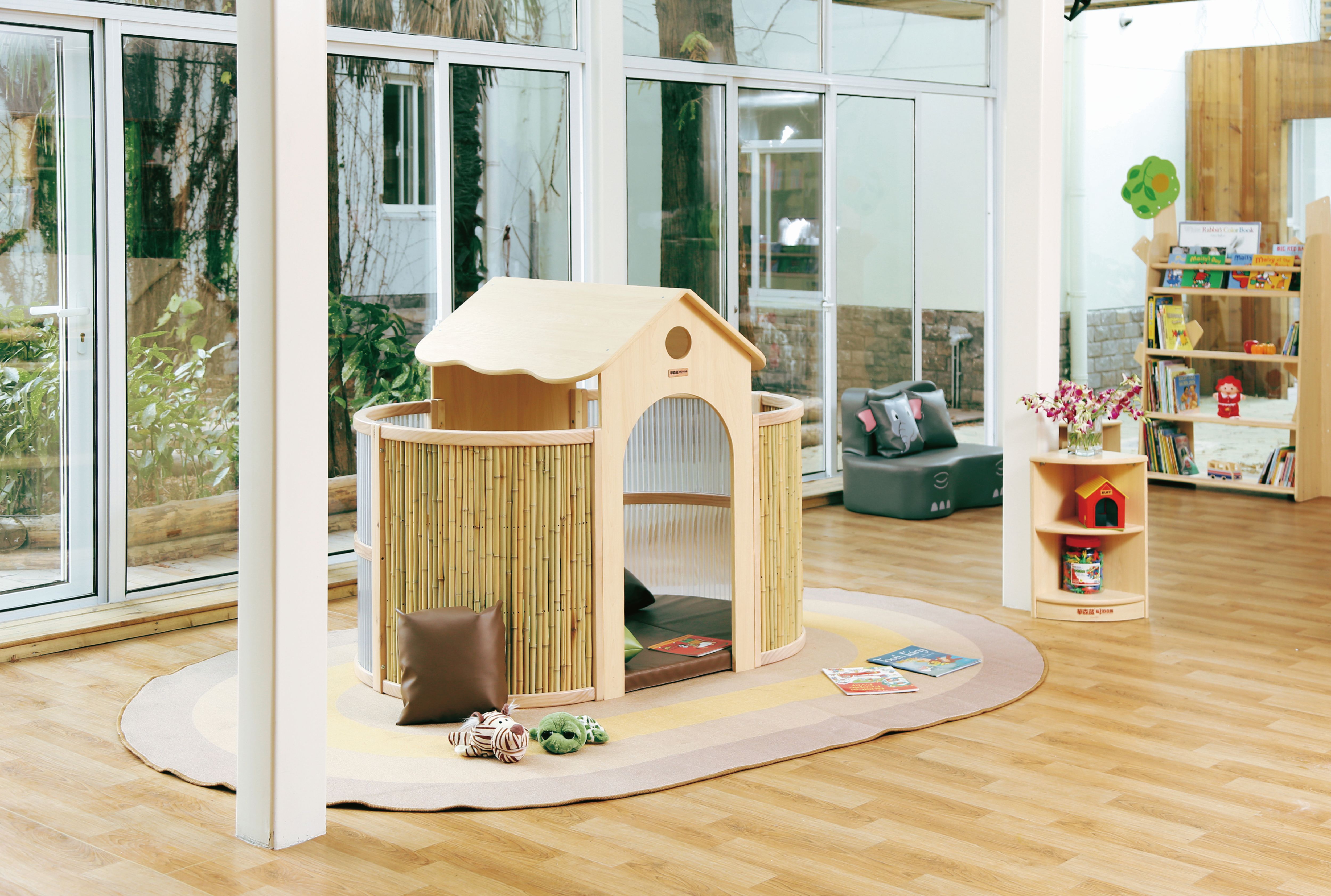 Indoor-Spielhaus mit Boden-Matratze