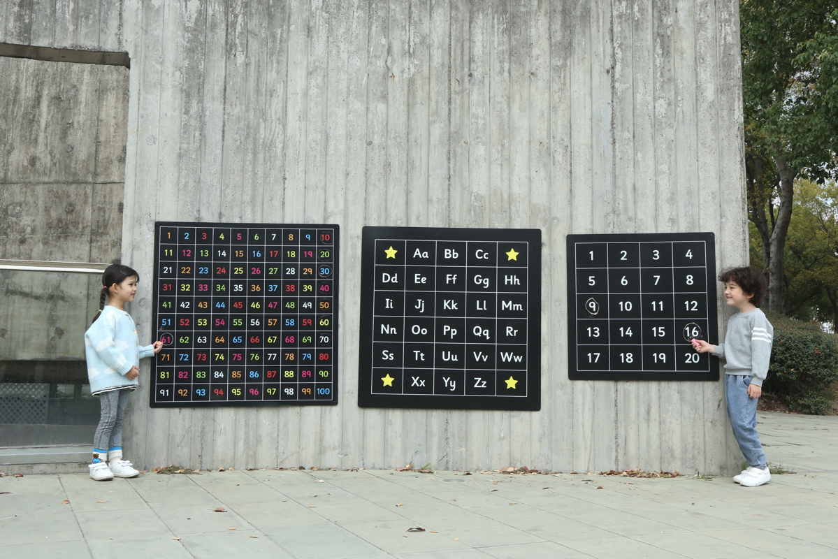 Outdoor-Kreidetafel "Zahlen 1 - 100" Outdoor-Kreidetafel "Zahlen 1 - 100"