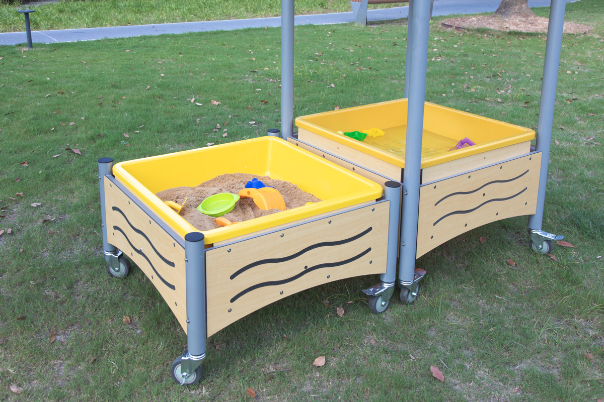 Mobiler Matschtisch quadratisch Mobiler Matschtisch quadratisch