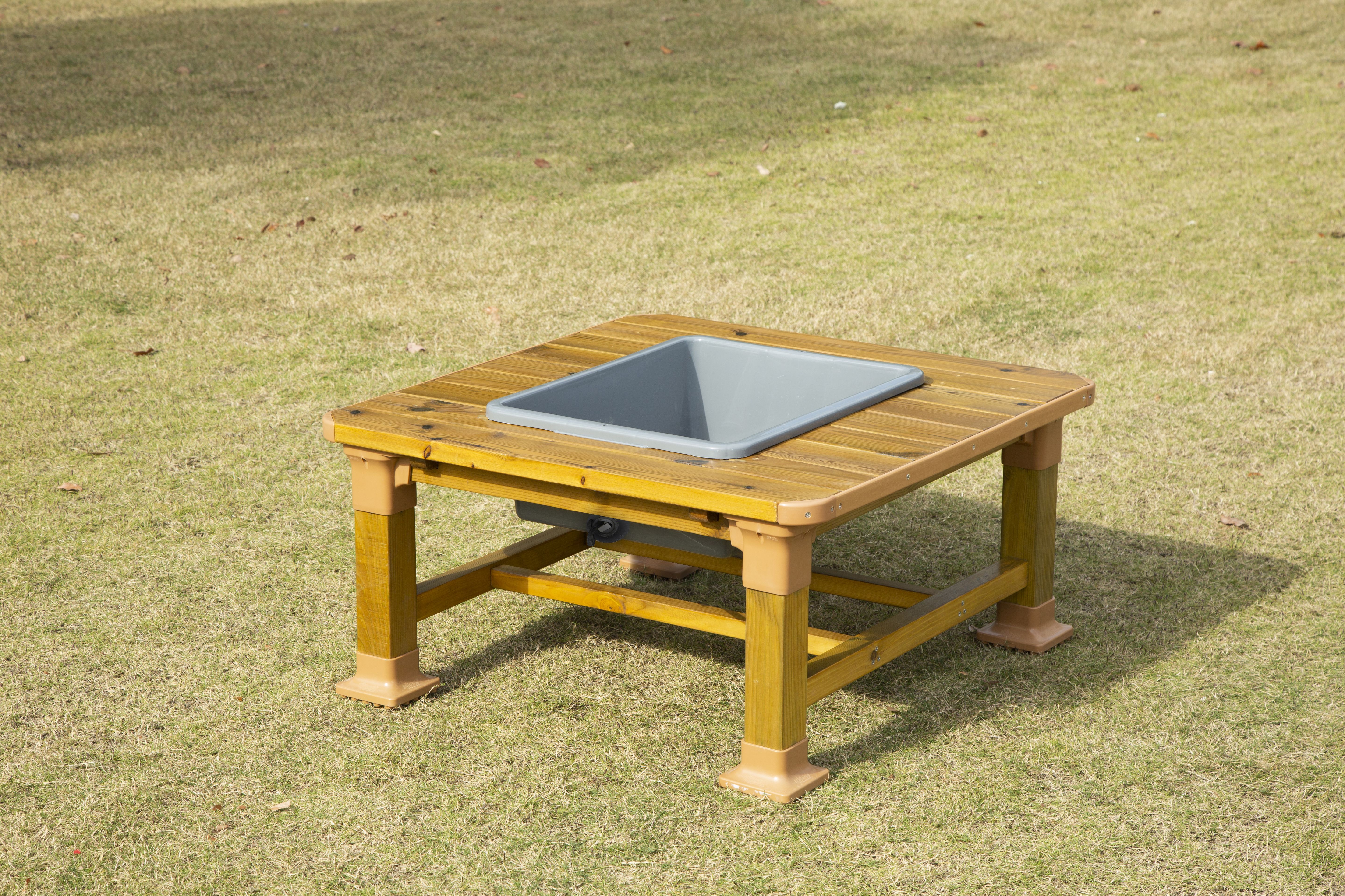 Outdoor Sand- & Wassertisch, quadratisch