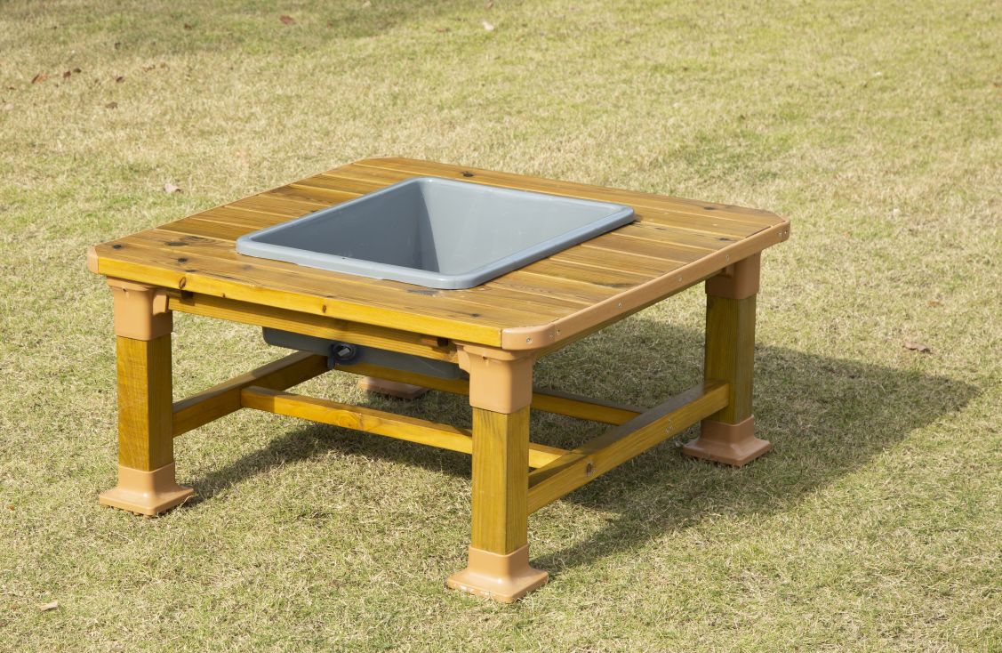 Outdoor Sand- & Wassertisch, quadratisch