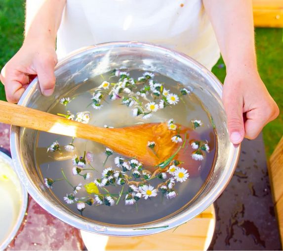 Outdoor Matschtisch massiv mit Edelstahlschüsseln "Flow"