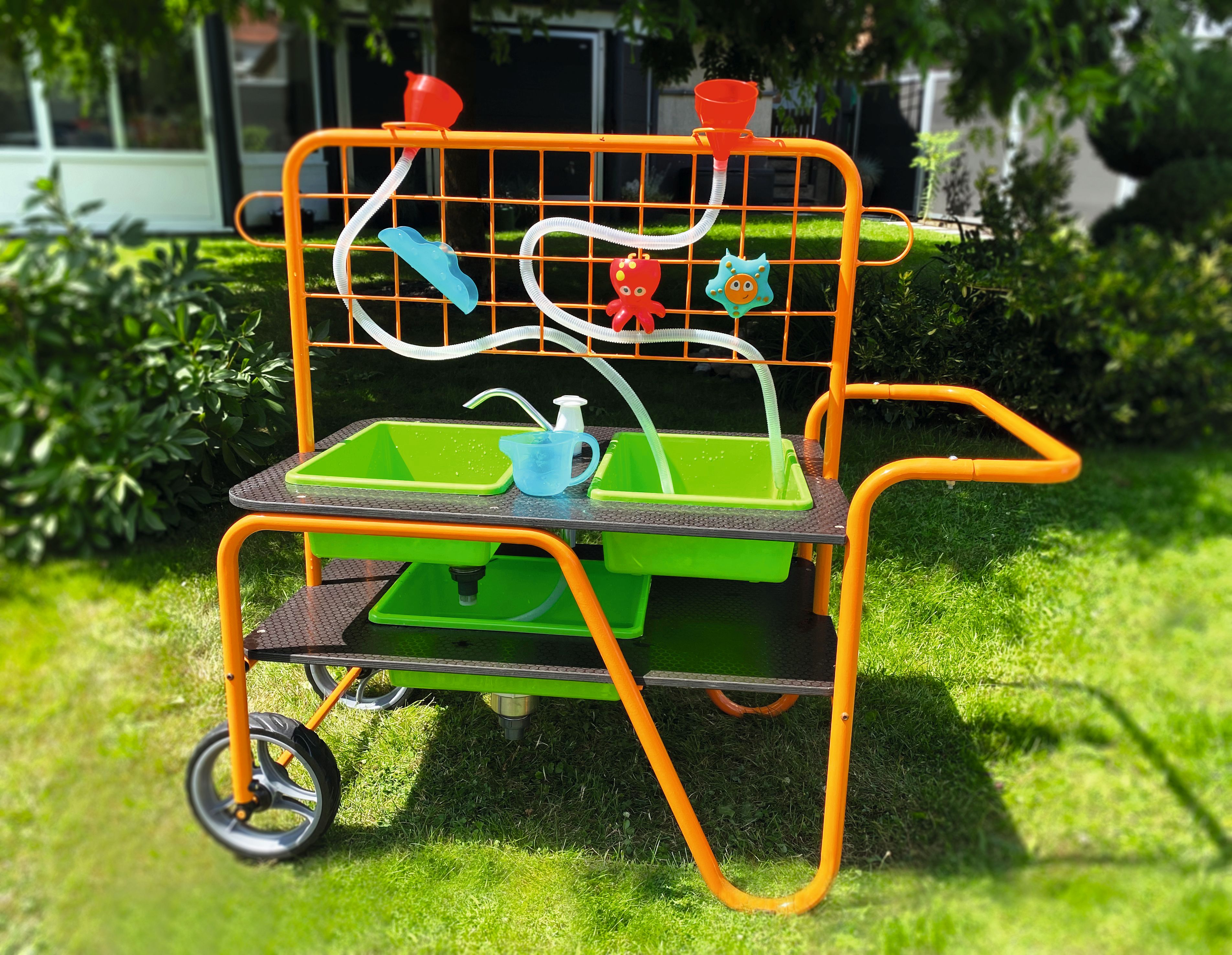 Mobiler Sand- und Wassertisch "Matsch Spaß" - Beleduc